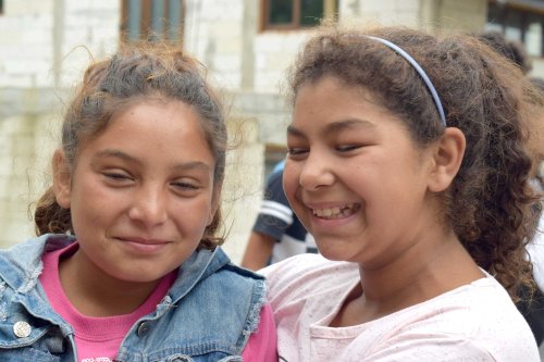 „Tabăra bucuriei” pentru 100 de tineri şi copii de etnie romă Poza 124398