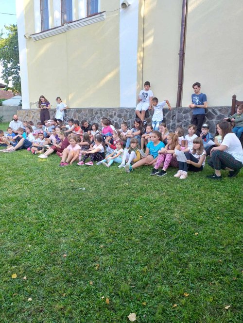 Tabere de vară ale lunii august în satele transilvănene și bănățene Poza 124353