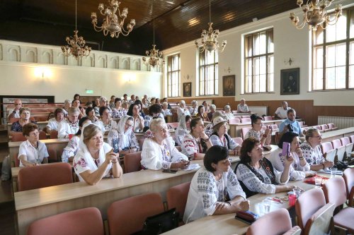 Reuniunea Organizațiilor Femeilor Ortodoxe din România: Sibiu, 23-25 august Poza 124456