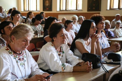 Reuniunea Organizațiilor Femeilor Ortodoxe din România: Sibiu, 23-25 august Poza 124459
