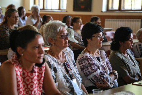 Reuniunea Organizațiilor Femeilor Ortodoxe din România: Sibiu, 23-25 august Poza 124461