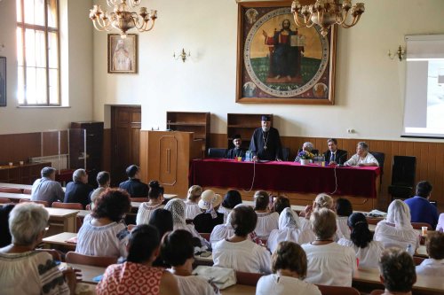 Reuniunea Organizațiilor Femeilor Ortodoxe din România: Sibiu, 23-25 august Poza 124462