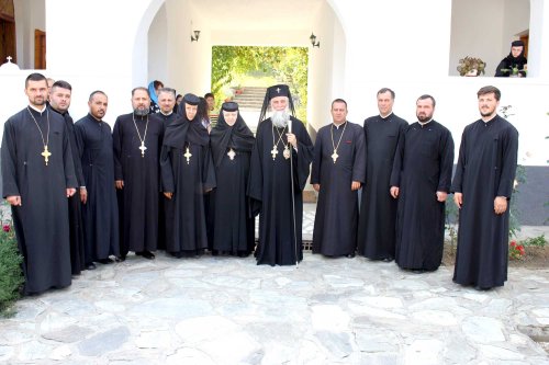 Liturghie arhierească la Mănăstirea Strâmba-Jiu Poza 124587