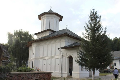 Liturghie arhierească la Mănăstirea Strâmba-Jiu Poza 124590