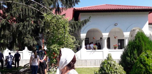 Pelerinaj al credincioșilor din parohia clujeană „Nașterea Domnului”, la mănăstiri prahovene Poza 124854