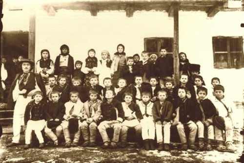 Școala din satul bunicilor Poza 124916