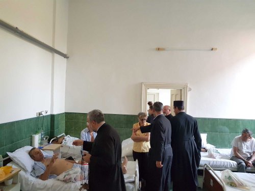 Donaţie de aparatură medicală oferită de preoţii din Protoieria Fălticeni Poza 125503