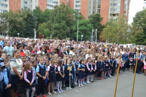Festivitate de deschidere la Liceul Ortodox din Oradea Poza 126146