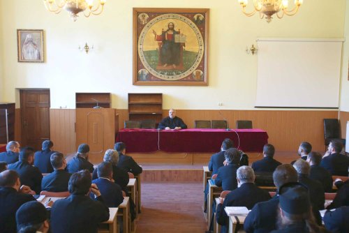 Cursuri la Sibiu pentru obținerea gradelor profesionale în preoție Poza 126670