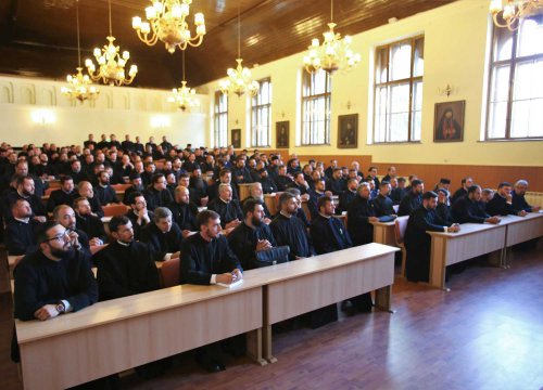 Cursuri la Sibiu pentru obținerea gradelor profesionale în preoție Poza 126671