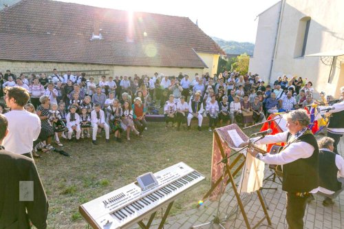 Satul românesc, omagiat la Zlatna de tinerii din Protopopiatul Alba Iulia Poza 126677