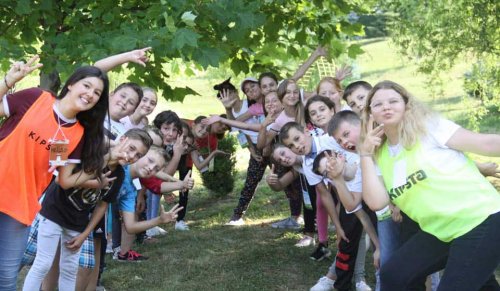 Bucurie în tabăra de copii organizată în Parohia Poloboc din Protopopiatul Roznov
