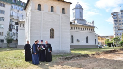 Vizite pastorale la parohii și mănăstiri din Târgoviște Poza 126889