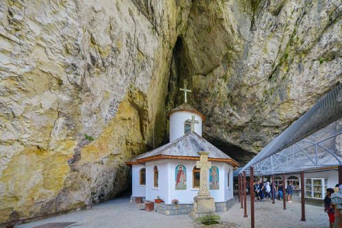 Casa lui Dumnezeu din arcada muntelui Poza 127111