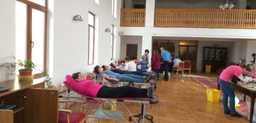 Activitate de donare de sânge la Făgăraş, judeţul Braşov Poza 127388