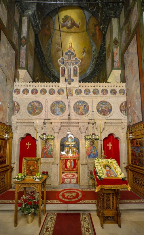 Hramul ctitoriei Sfântului Antim Ivireanul din Bucureşti Poza 127516