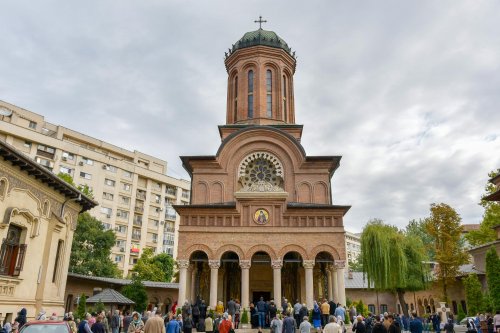 Hramul ctitoriei Sfântului Antim Ivireanul din Bucureşti Poza 127539