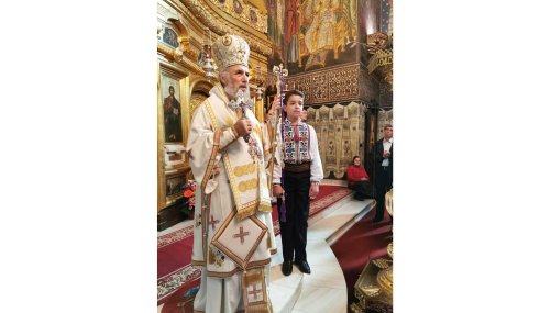 Slujire arhierească la Catedrala Arhiepiscopală din Galați Poza 127753