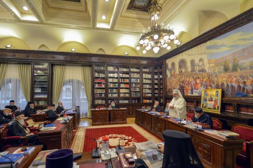 Ierarhii Bisericii Ortodoxe Române s-au reunit ­la Reședința Patriarhală Poza 127878