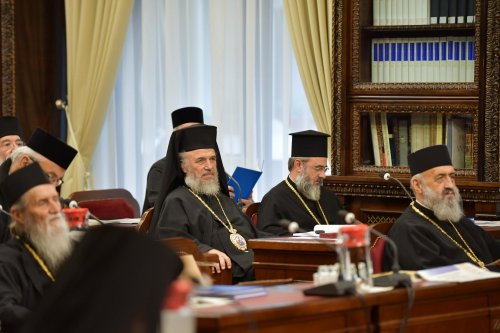 Ierarhii Bisericii Ortodoxe Române s-au reunit ­la Reședința Patriarhală Poza 127886