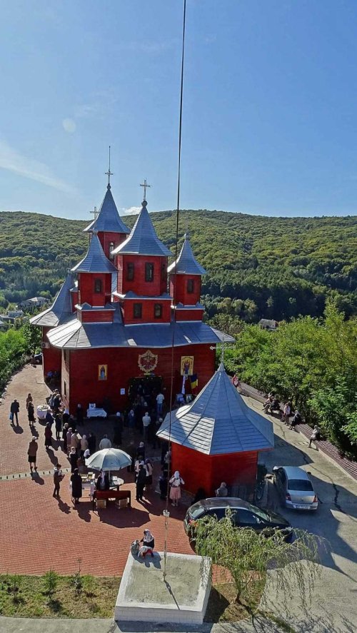 Hramul metocului chiriarhal de la Valea Budului Poza 128060