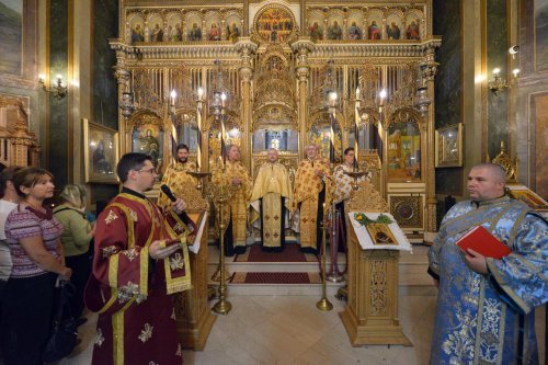 Mucenicii Ciprian şi Iustina, sărbătoriţi la Biserica Zlătari din Capitală Poza 127968