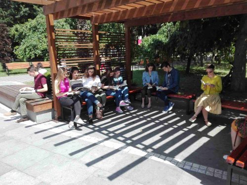 Tinerii din Rădăuți schimbă orașul prin lectură Poza 128114