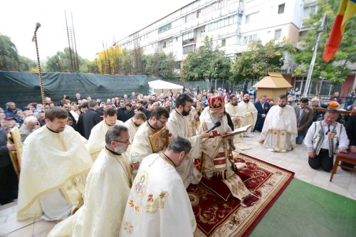 A fost târnosit un nou locaș de rugăciune în Municipiul Iași Poza 128319