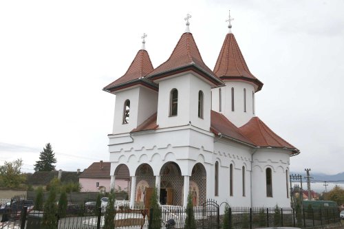 Sfinţire de biserică  în Bradu, Sibiu Poza 128413