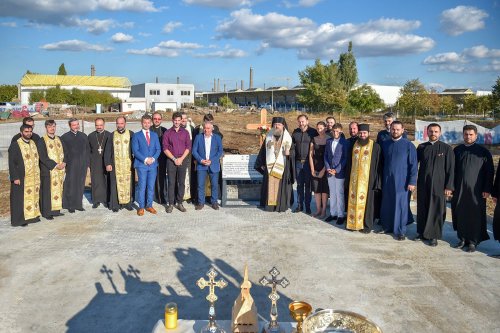 Piatră de temelie pentru o nouă biserică în Capitală Poza 128935