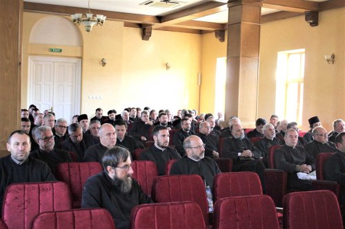 Conferinţă pastorală la catedrala din Craiova Poza 128851