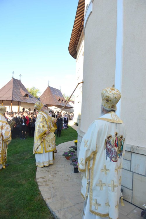 A fost sfințită Biserica „Sfântul Apostol Toma” din Iași Poza 129050
