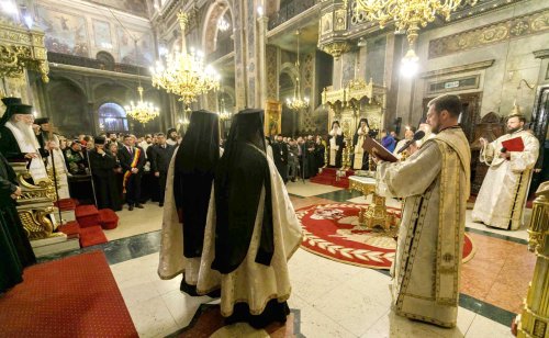 Moaștele Sfântului Ierarh Spiridon au ajuns la Iași Poza 129046