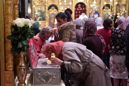 Priveghere în cinstea Sfintei Parascheva la Catedrala Patriarhală Poza 129149