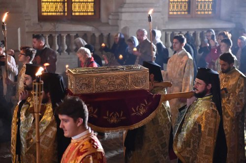 Priveghere în cinstea Sfintei Parascheva la Catedrala Patriarhală Poza 129158