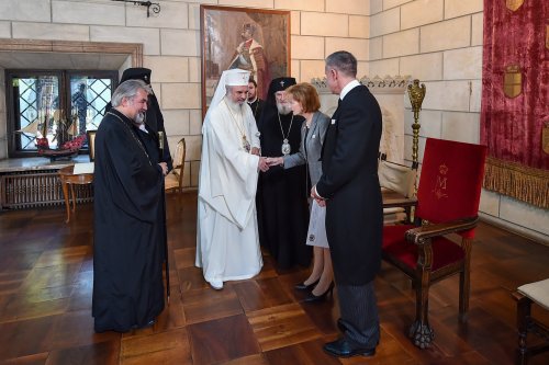 Patriarhul României a rostit o rugăciune la catafalcul din Palatul Elisabeta  Poza 129586