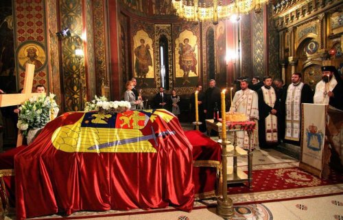 Regina-mamă Elena a României - o lumină a credinţei întărită prin suferinţă Poza 129650