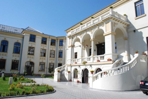 Simpozion interdisciplinar la Facultatea de Teologie Ortodoxă din Craiova Poza 129600