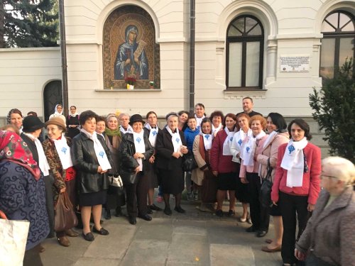 Societatea Ortodoxă a Femeilor Române la sărbătoarea Cuvioasei Parascheva Poza 129569