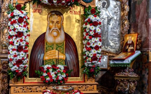 Acatistul Sfântului Cuvios Antipa de la Calapodești (10 ianuarie) Poza 353035