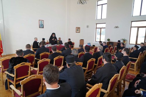 Conferinţele preoţeşti din Arhiepiscopia Sibiului, la final Poza 130330