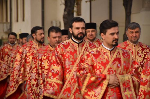 Liturghie arhierească de prăznuirea Mucenicului Dimitrie Poza 130443