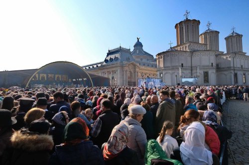 Mulțumiri celor care au ajutat la organizarea hramului Catedralei Patriarhale Poza 130617