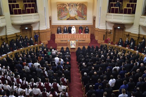 Şedinţă solemnă a Sfântului Sinod în Palatul Patriarhiei Poza 130774