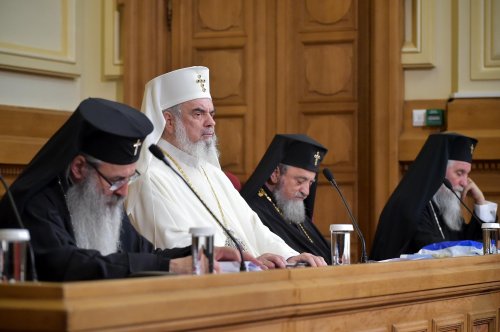 Şedinţă solemnă a Sfântului Sinod în Palatul Patriarhiei Poza 130784