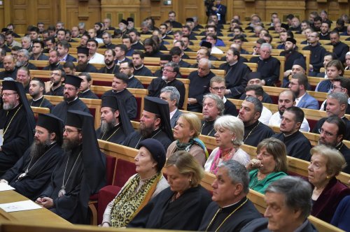 Şedinţă solemnă a Sfântului Sinod în Palatul Patriarhiei Poza 130785