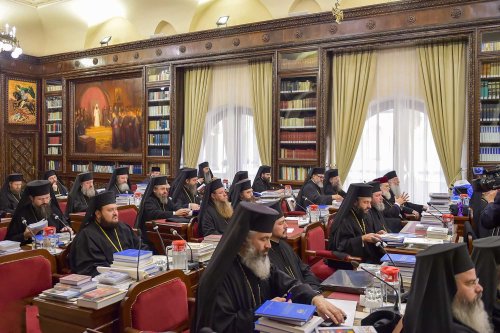 Ierarhii Bisericii Ortodoxe Române, reuniți la Patriarhie