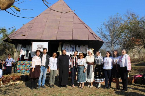 Festivalul „Obiceiuri și tradiții gorjenești” în Parohia Strâmtu Poza 131107