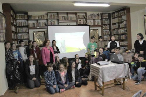 Activitate cu elevii la Parohia „Naşterea Domnului” din Cluj-Napoca Poza 131206