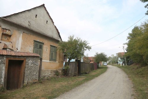 Două biserici renovate într-un sat cu 15 locuitori Poza 131321